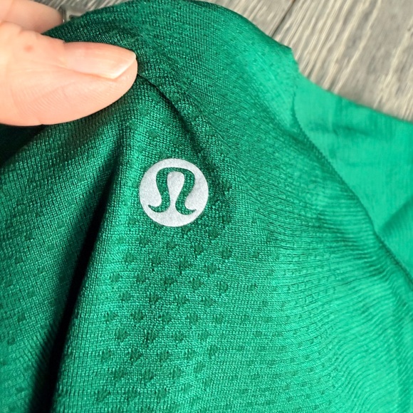 Lululemon Swiftly Tech Short Sleeve Shirt 2.0 in Everglade Green Size 10 - Picture 6 of 6